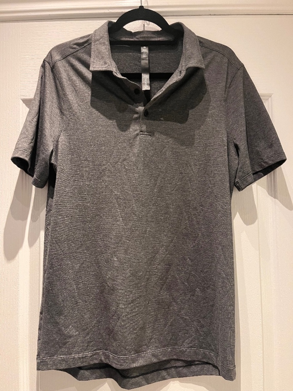 Lululemon Evolution Short Sleeved Polo in Grey Size M